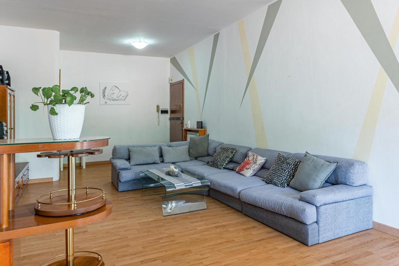 Gavardo Apartment - By Host4U Exterior foto